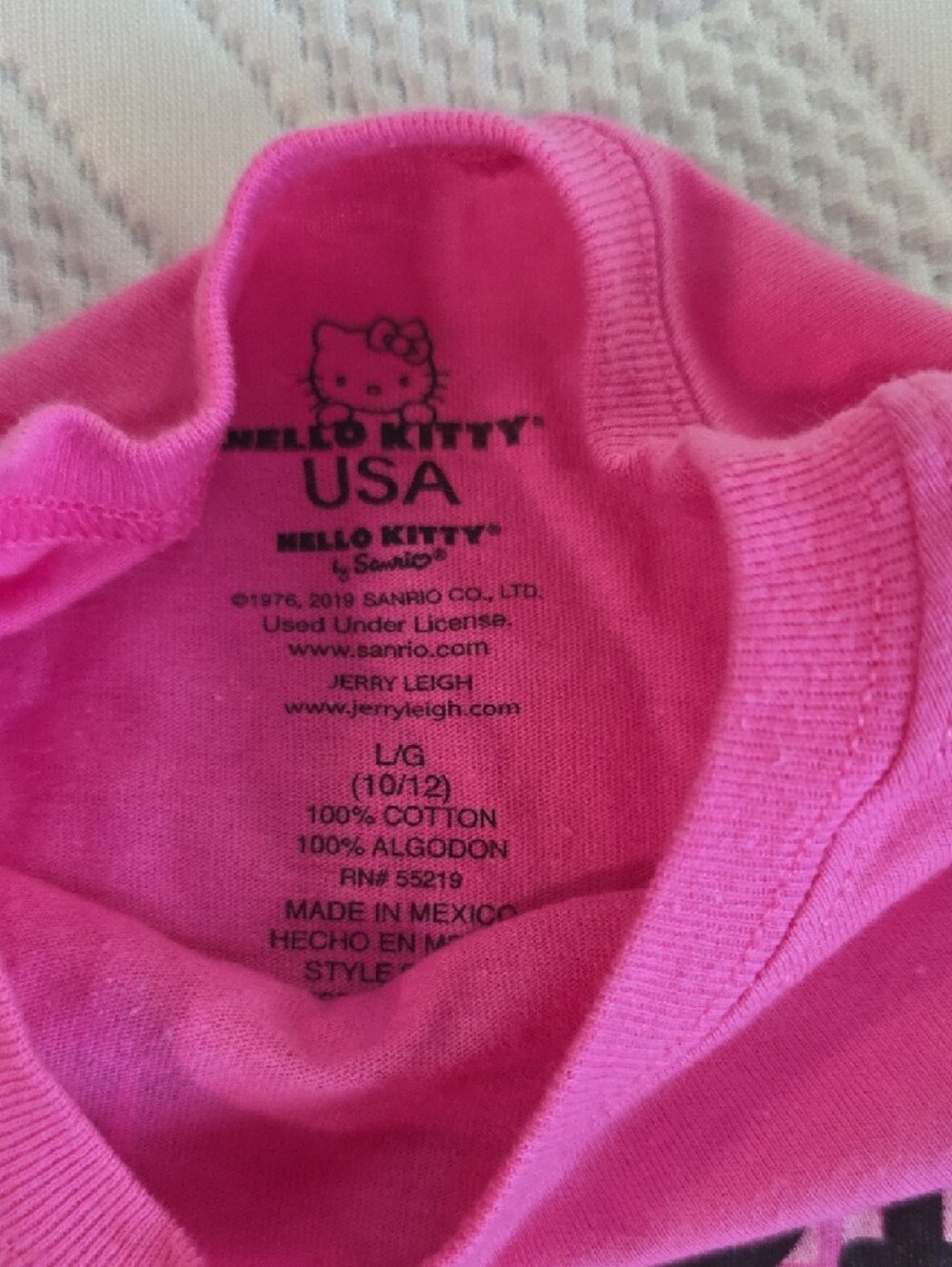 Hello Kitty Pink New York Glitter Graphic Tee For Girls, NWT, Sizes XS, M, or L. - Picture 7 of 13